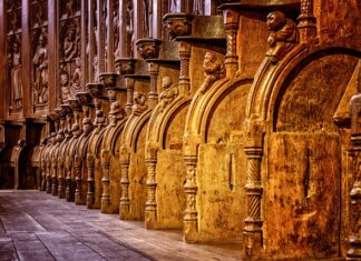 Ile zarabia ksiądz? Ile zarabia ksiądz?