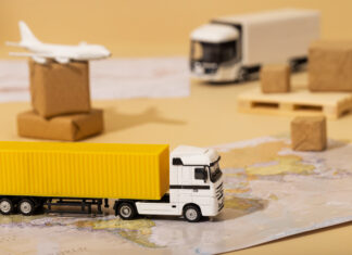 Profesjonalny transport kontenerowy, czyli sposób na sprawny przepływ towarów